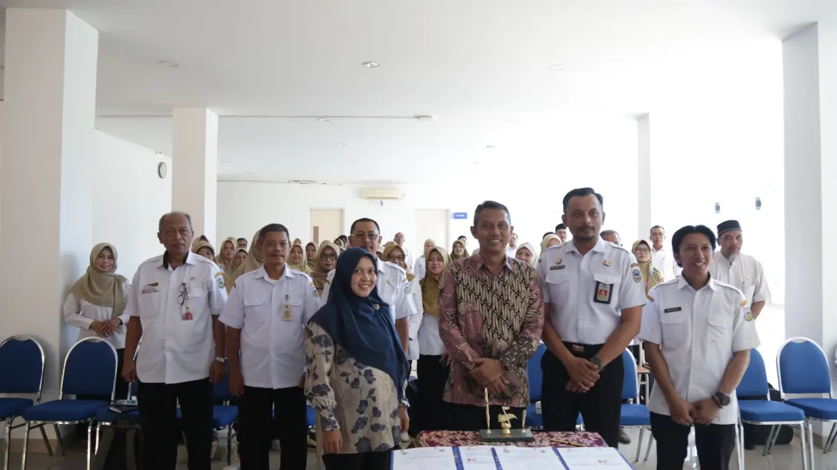 Akademi Komunitas Negeri (AKN) Pacitan berkolaborasi dengan Dinas Pendidikan menggelar pelatihan media pembelajaran Augmented Reality (AR) berbasis mitigasi bencana untuk guru IPA SMP.