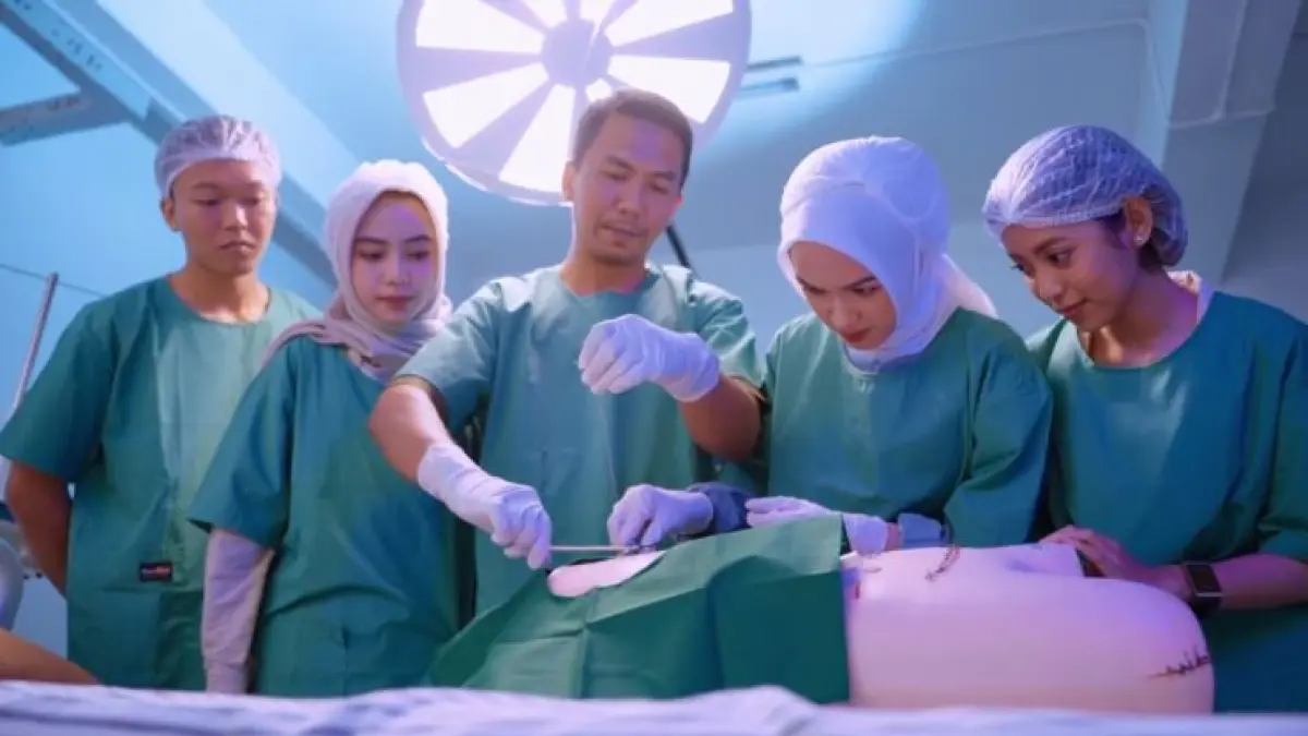 IIK Bhakta membekali keterampilan mahasiswanya dengan praktik nyata agar siap bersaing dalam dunia kerja.