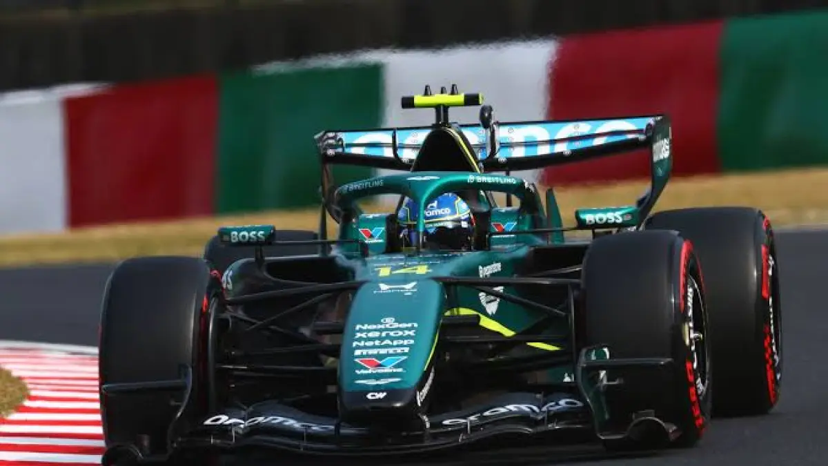 Pebalap tim Aston Martin Fernando Alonso (kabaroto.com)