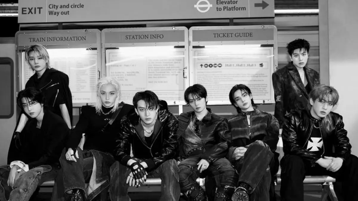 Stray Kids mencetak sejarah lewat album "ATE" yang bertahan 100 pekan di Billboard World Albums.