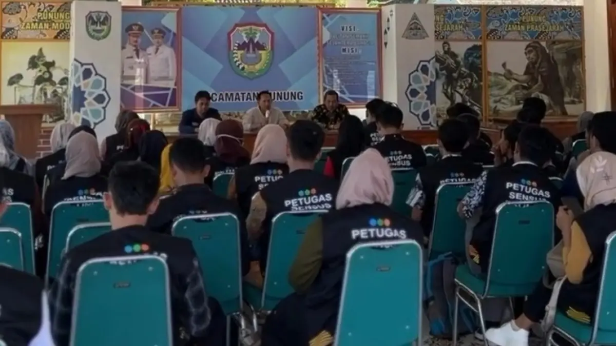 Petugas BPS Kabupaten Pacitan melakukan pendataan lapangan dalam Sensus Ekonomi 2026. DOK RADAR PACITAN