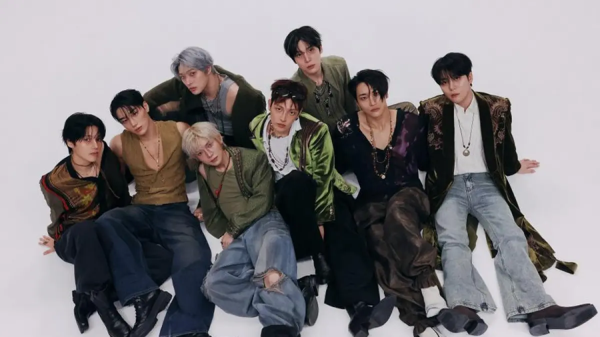 ATEEZ sukses debut No.1 di Billboard 200 lewat GOLDEN HOUR : Part.5 sekaligus memecahkan rekor baru. (Soompi)