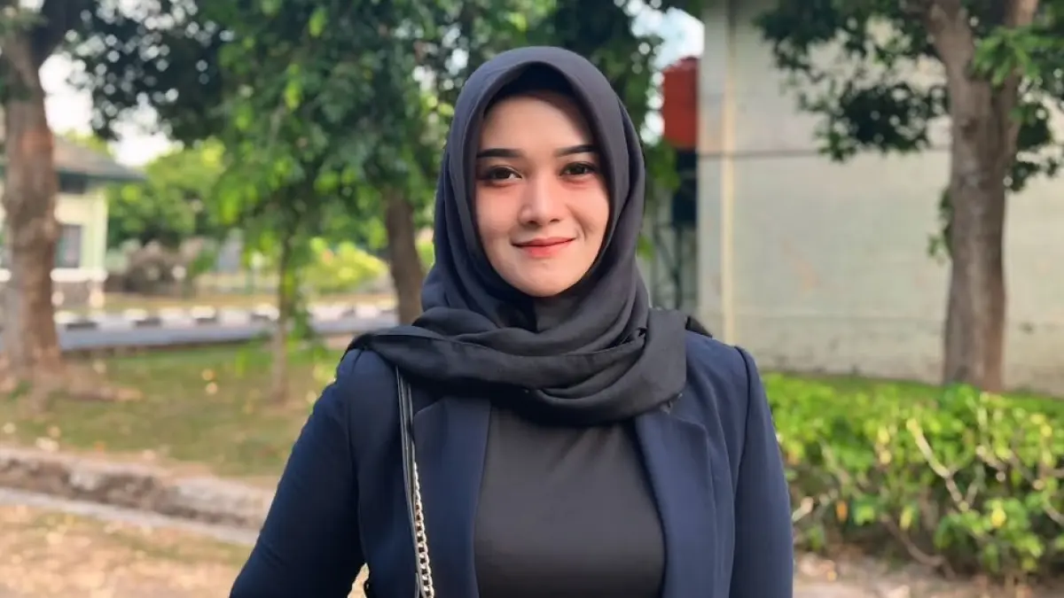 Virgina Dinri, mantan pramugari Garuda Indonesia asal Ngawi, kini menjadi instruktur di Difacs Madiun. FOTO: ISTIMEWA