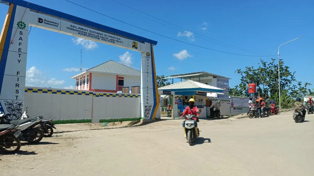 PERSIAPAN: Proses penyelesaian pembangunan Sekolah Rakyat Pacitan terus dikebut menjelang dimulainya kegiatan belajar mengajar tahun ajaran 2026/2027 pada bulan ini. NUR CAHYONO/RADAR PACITAN