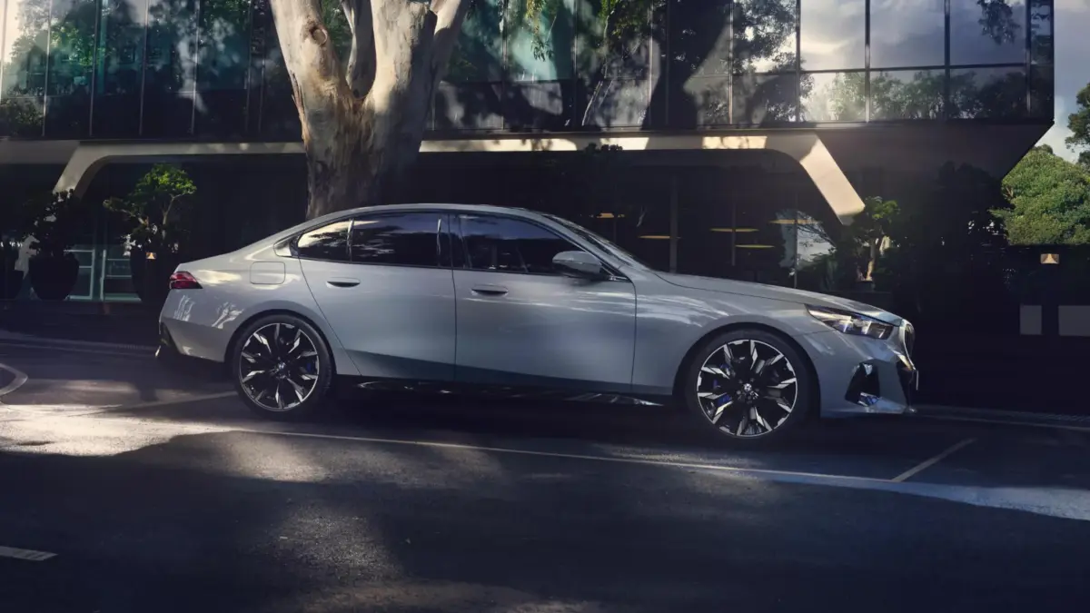 BMW i5 (BMW)