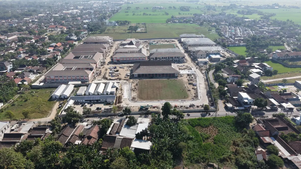 Pemkab Madiun menyiapkan 30 guru tamu dan menetapkan Rohmah Agustin Setyowuni sebagai kepala Sekolah Rakyat menjelang dimulainya tahun ajaran. DOK RADAR MADIUN