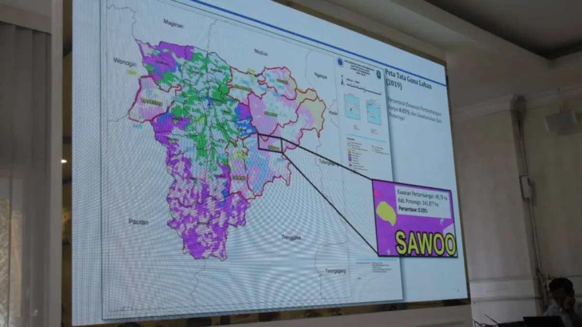 Pemkab Ponorogo menggelar rapat membahas hasil kajian ITB terkait aktivitas pertambangan di kawasan Ngebel dan Jenangan sebagai dasar penataan sektor tambang. FOTO: DISKOMINFO UNTUK JAWA POS RADAR PONOROGO.