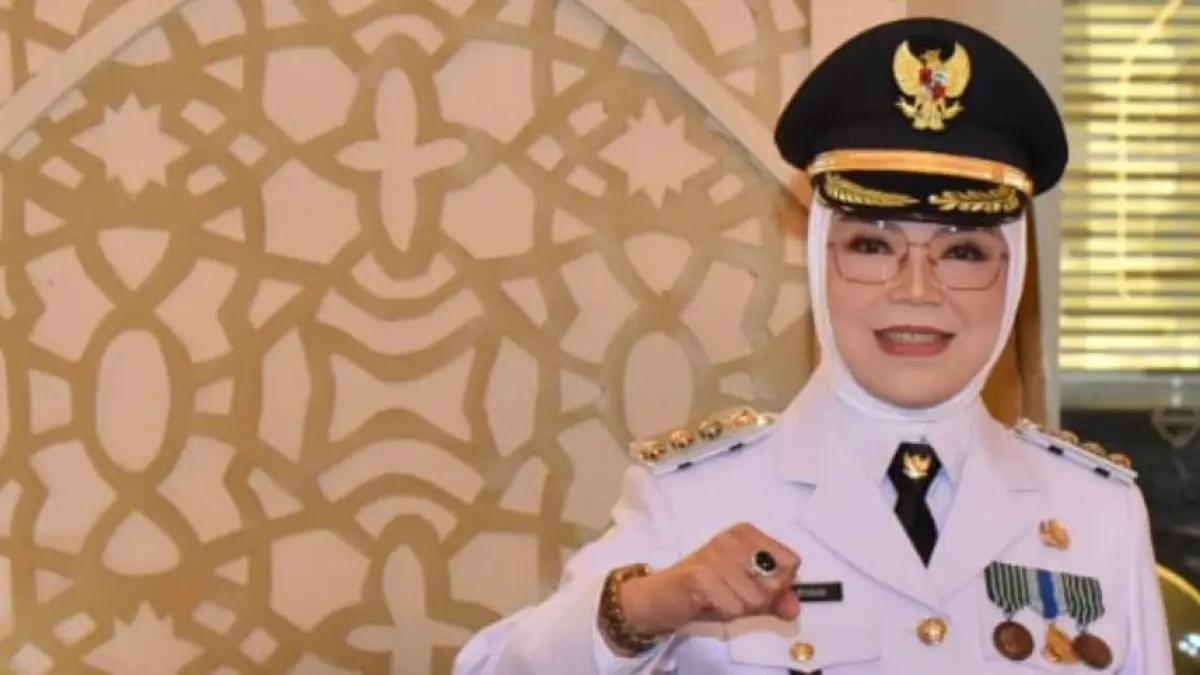 Profil Bupati Sukoharjo Etik Suryani yang terjaring OTT KPK. (HUMAS SUKOHARJO)