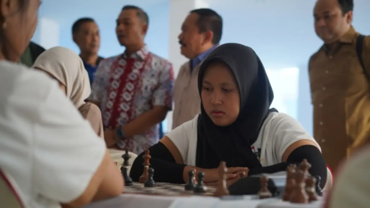 Ratusan pecatur dari berbagai daerah di Jawa Timur mengikuti Kejurprov Catur Jatim 2026 yang digelar di Pendapa Kabupaten Pacitan, Kamis (9/7). FOTO: PROKOPIM PEMKAB PACITAN.