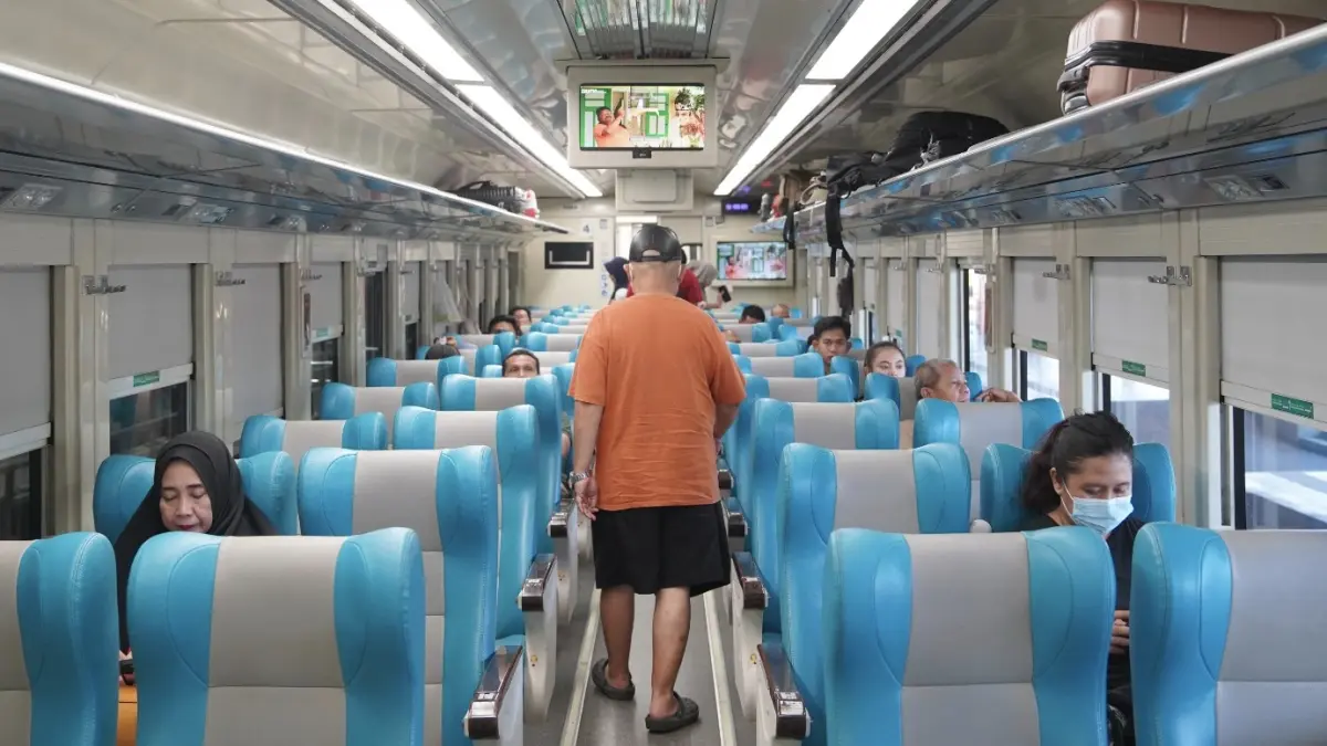 Aktivitas penumpang di Stasiun Madiun selama masa libur sekolah. FOTO: HUMAS KAI DAOP 7 MADIUN