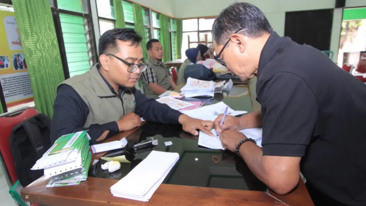 Penyaluran Dana Guyub Rukun kepada seluruh RT di Magetan juga dimanfaatkan untuk memperbarui validitas Data Tunggal Sosial Ekonomi Nasional (DTSEN). Foto: Aji Putra/Radar Magetan.