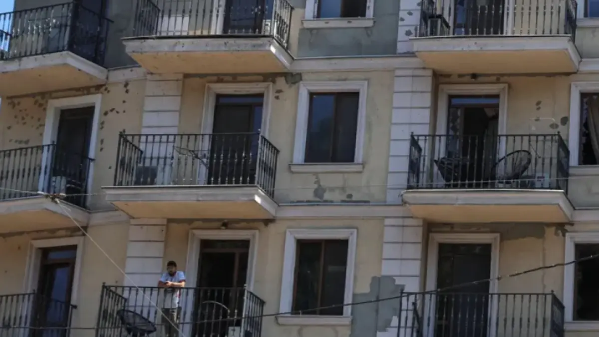 Russian attacks overnight into Wednesday hit a residential building in Odesa (BBC)