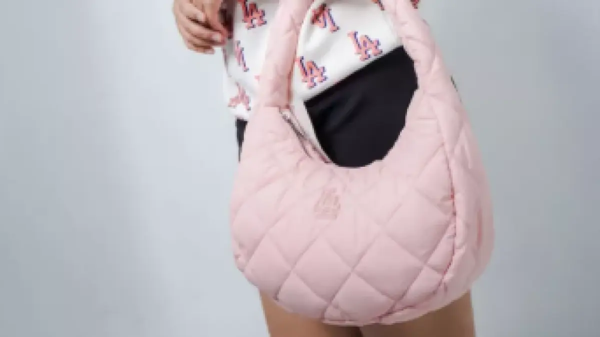 Tas MLB LA Quilted Hobo Bag (hypesneakerid.com)