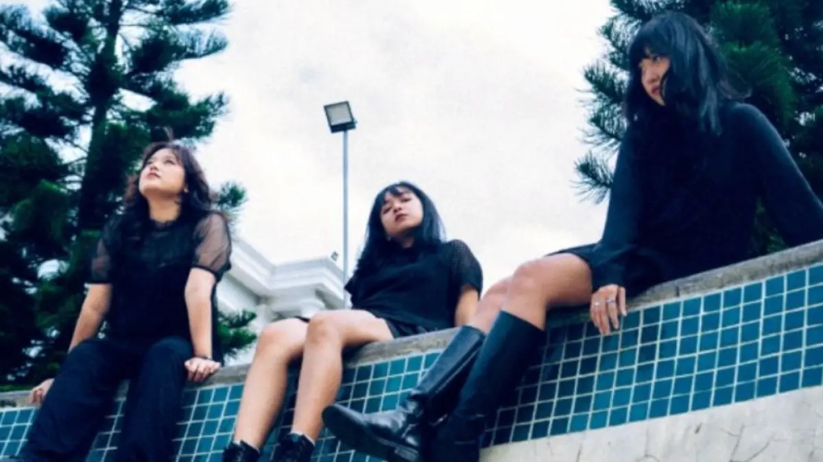 Trio dream pop/shoegaze asal Bogor, Mittelkin.