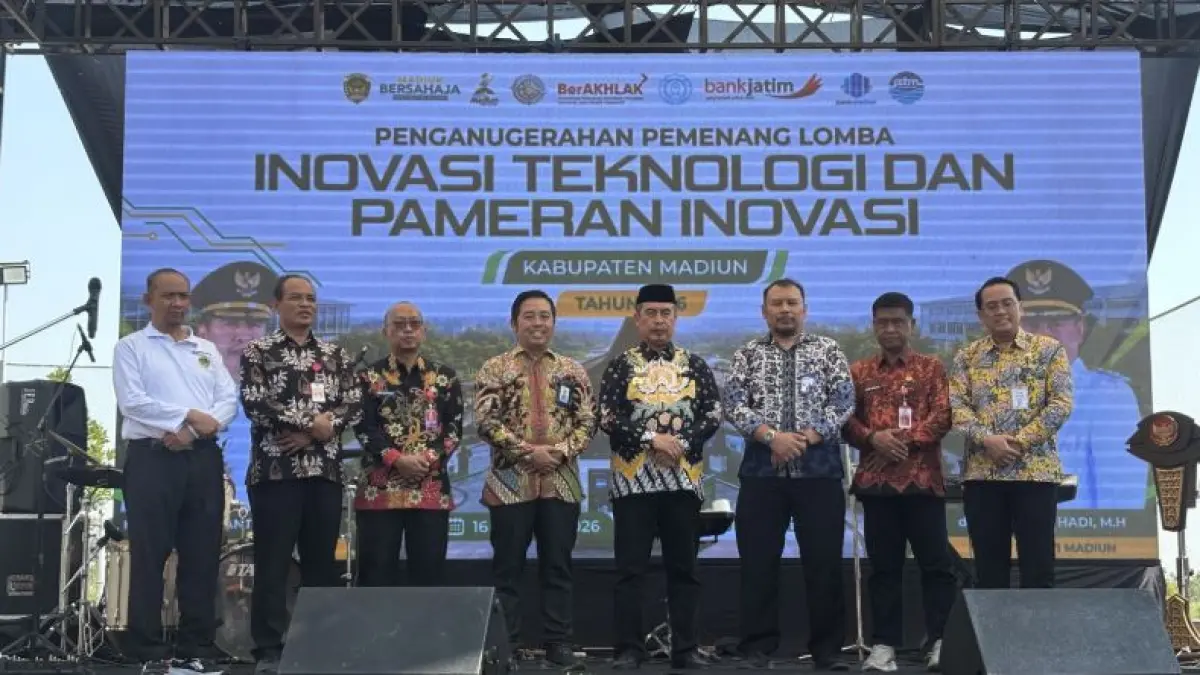 Pemkab Madiun dan UNS Caruban menggelar penganugerahan INOTEK 2026. Bupati Hari Wuryanto mendorong uji coba dan perlindungan HAKI inovasi warga.