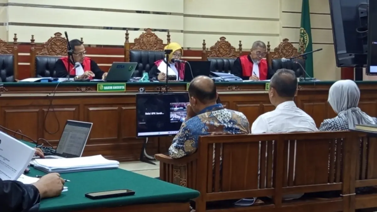 Sejumlah saksi memberikan keterangan dalam sidang lanjutan dugaan korupsi yang menjerat Wali Kota Madiun nonaktif Maidi di Pengadilan Tipikor Surabaya. Foto: ISTIMEWA