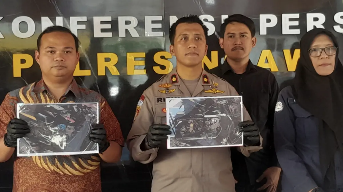 DITANGKAP: Dua pelaku curanmor di Ngawi diamankan Satreskrim Polres Ngawi setelah aksi mereka terekam CCTV dan viral di media sosial. ASEP SYAEFUL/RADAR NGAWI