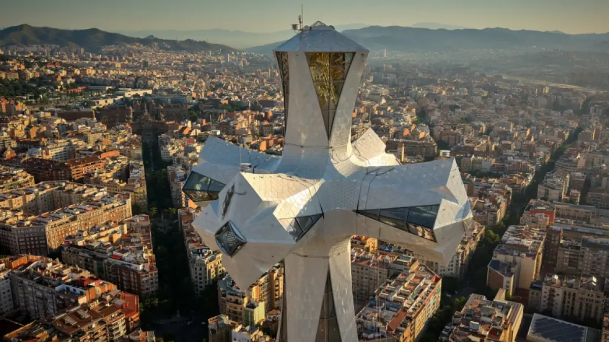 Benefiting from materials like stainless steel and advanced technology, like computer-controlled stone-cutting machines, the Tower of Jesus Christ symbolizes the compromise between embracing modern construction and honoring Gaudí’s historic plan. (CNN)
