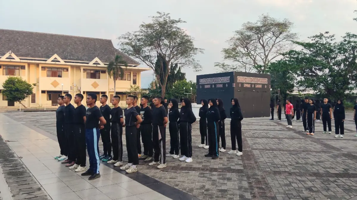 PEMUSATAN LATIHAN: Anggota Paskibra Kota Madiun menjalani pemusatan latihan sebagai persiapan bertugas pada upacara HUT ke-81 Kemerdekaan RI.