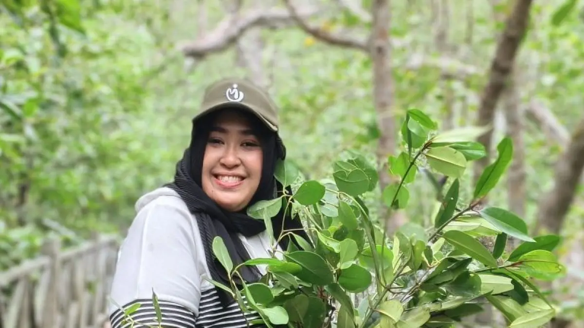 Peneliti Unesa Dr Ratih Dewi Saputri mengembangkan kandidat obat antikanker serviks dari tanaman garcinia. (ANTARA)