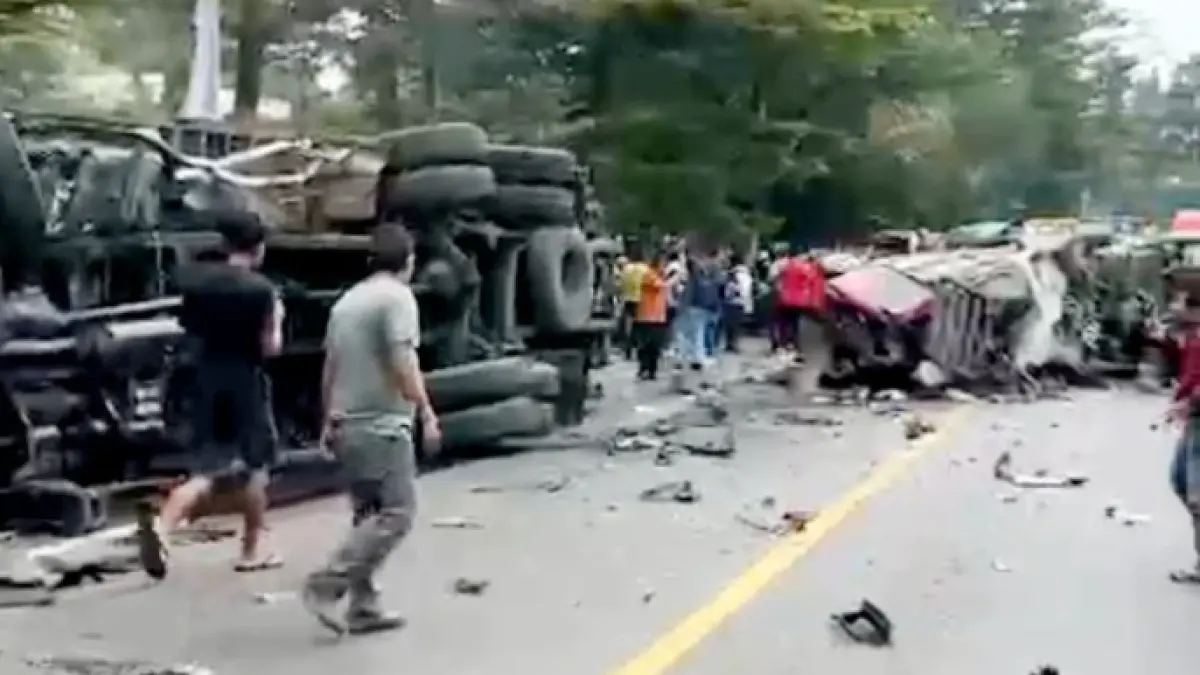 Tabrakan beruntun terjadi di Sibolangit, Kabupaten Deli Serdang. (VIVA Medan)