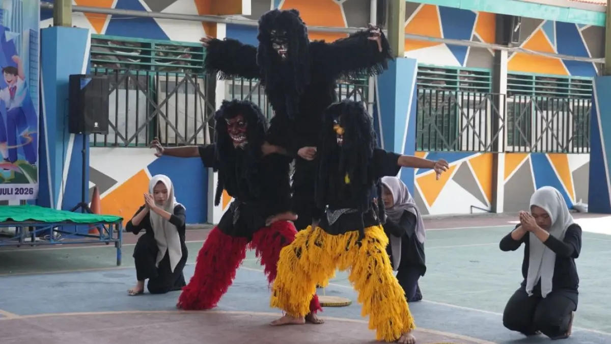 Tim Dongkrek Sekar Kridho Budoyo dari SMKN 1 Jiwan sukses meraih Juara III pada Lomba Dongkrek Tingkat SMA/SMK dalam ajang SPASMA guna memeriahkan HUT ke-458 Kabupaten Madiun.