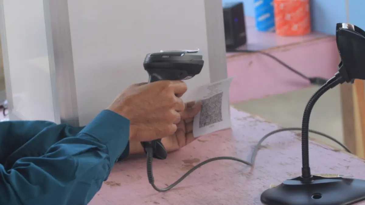 SIMULASI E-VOTING: Sejumlah desa di Kabupaten Magetan mulai menggelar sosialisasi dan simulasi sistem pemungutan suara elektronik sebagai persiapan menghadapi Pilkades Serentak 2027 yang diikuti 179 desa. AJI PUTRA/RADAR MAGETAN