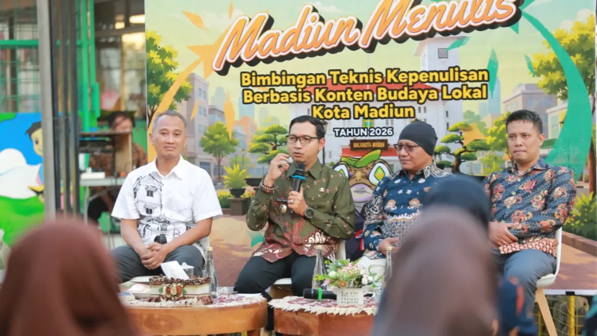 PENDIDIKAN KARAKTER: Plt Wali Kota Madiun F. Bagus Panuntun mendorong sekolah memperbanyak kegiatan positif untuk mengurangi ketergantungan anak terhadap gawai sekaligus memperkuat pendidikan karakter. BAGAS BIMANTARA/RADAR MADIUN