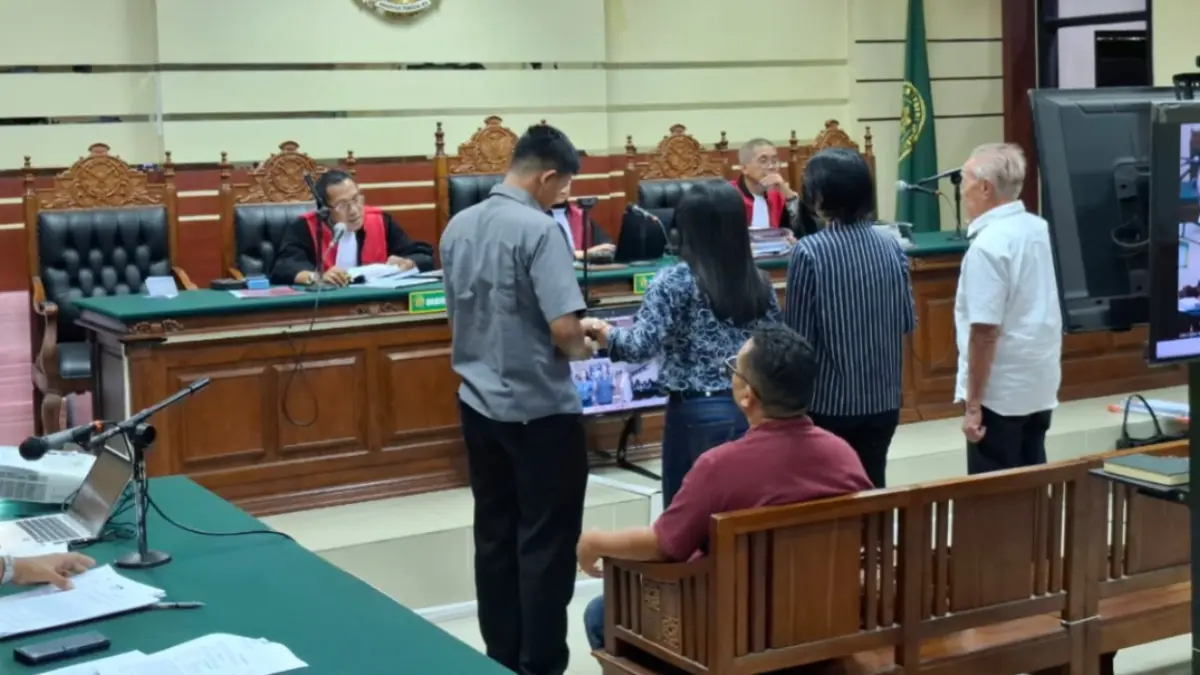 SIDANG LANJUTAN: Pengadilan Tipikor Surabaya menggelar sidang dugaan korupsi yang menjerat Wali Kota Madiun nonaktif Maidi bersama dua terdakwa lainnya. FOTO: ISTIMEWA