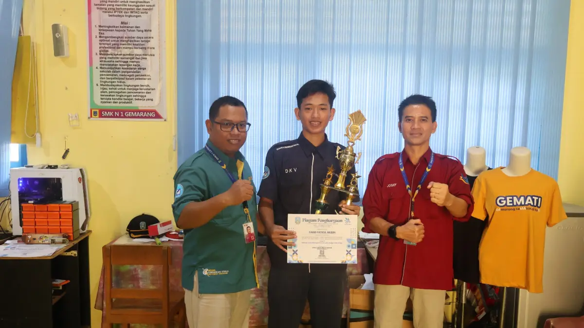 SMKN 1 Gemarang terus membuktikan eksistensinya dengan memborong berbagai prestasi bergengsi dan mencetak karakter siswa lewat inovasi program SiKAP GEMATI SIAP.