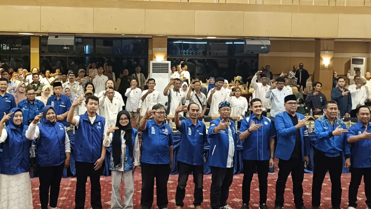 PERKUAT KONSOLIDASI: Ketua DPD PAN Kota Madiun Subiyantara bersama jajaran partai memperkuat konsolidasi organisasi dan relawan sebagai langkah awal menghadapi Pemilu 2029.