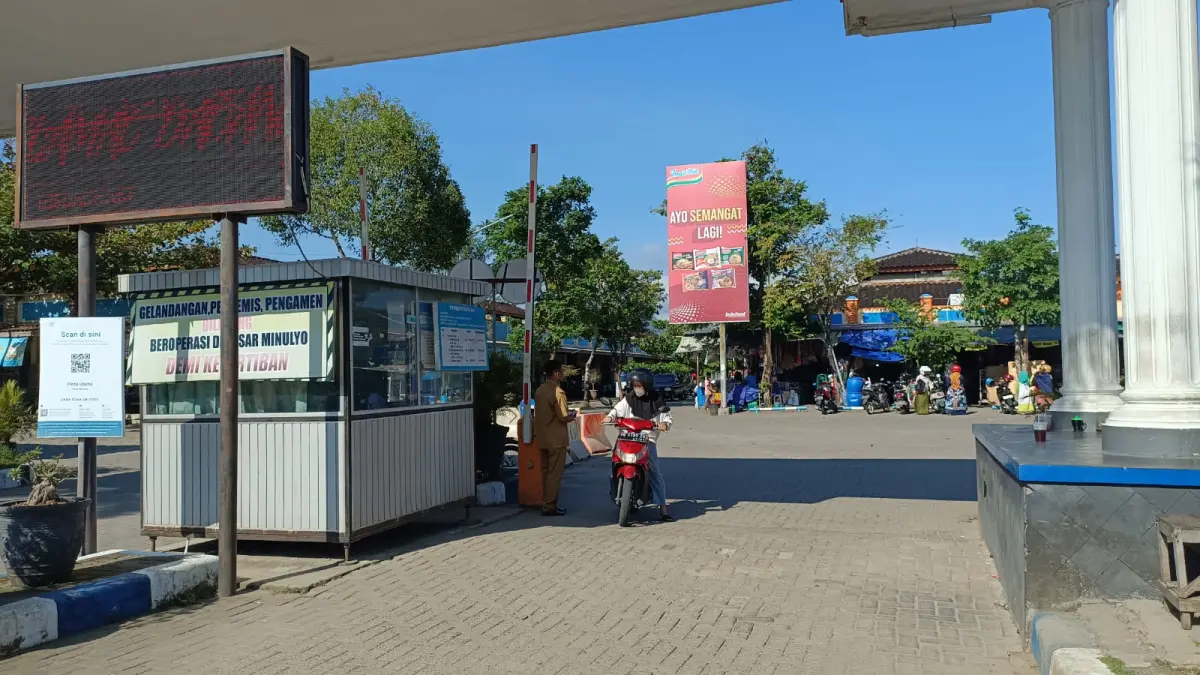 USUT RETRIBUSI: Inspektorat Pacitan menuntaskan pemeriksaan dugaan penyelewengan retribusi Pasar Minulyo. NUR CAHYONO/RADAR PACITAN