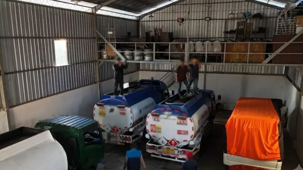 BONGKAR PENYALAHGUNAAN: Tim gabungan melakukan pemeriksaan di lokasi dugaan penyalahgunaan solar subsidi di wilayah Madiun. FOTO: BPH MIGAS