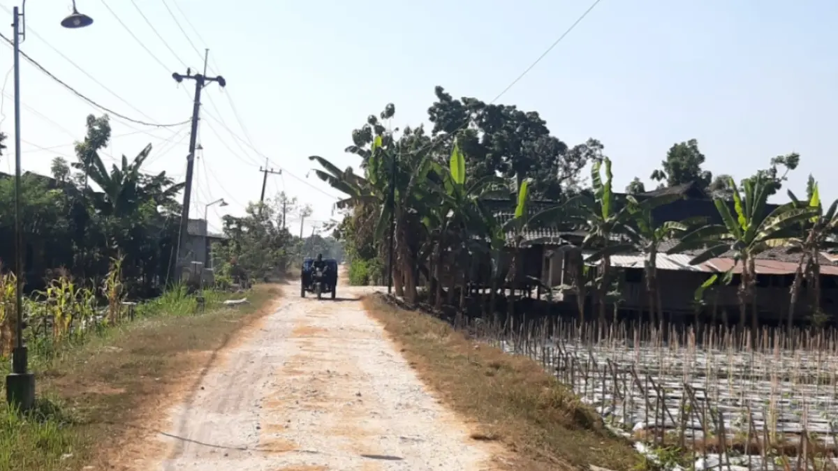 KEBUT PEMBANGUNAN: Kondisi ruas Jalan Jatipuro–Sidorejo di Kecamatan Karangjati yang akan diperbaiki melalui Perubahan APBD 2026. ASRP SYAEFUL/RADAR NGAWI