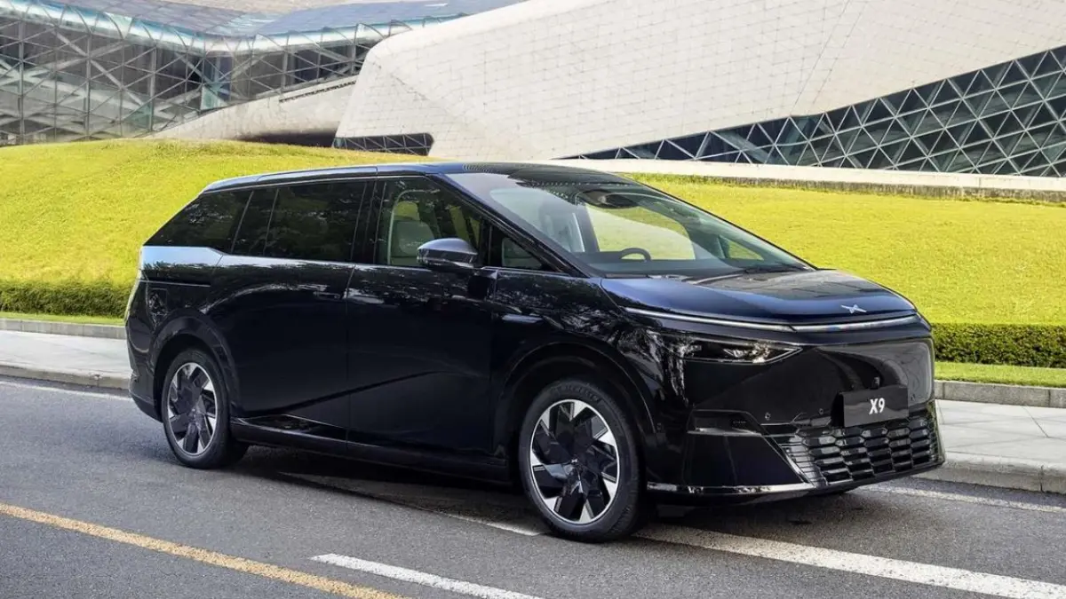 MPV Xpeng X9 dibanderol dengan harga mulai dari Rp 1,1 miliar di Indonesia. (EVAUTO)