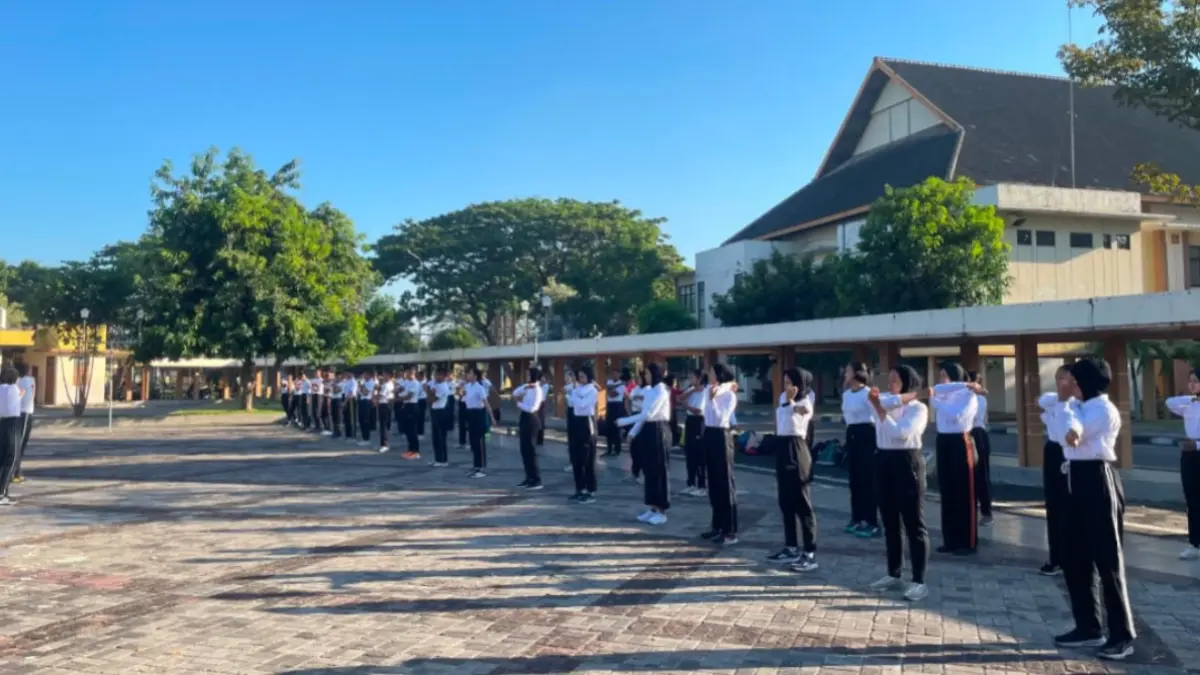 TEMPA DISIPLIN: Calon anggota Paskibra Kota Madiun mengikuti pemusatan latihan menjelang Upacara HUT Ke-81 Kemerdekaan RI. FOTO: BAKESBANGPOL KOTA MADIUN