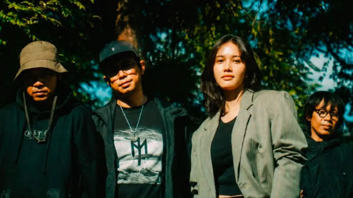 Cherry Bombshell merilis single terbaru berjudul Bualan.