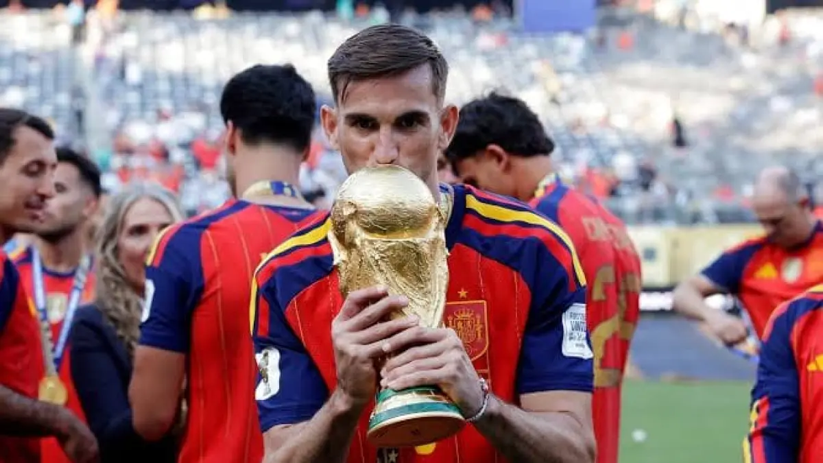 Fabian Ruiz gelandang asal spanyol yang ssat ini bermain untuk tim Paris Saint-Germain F.C (world cup)