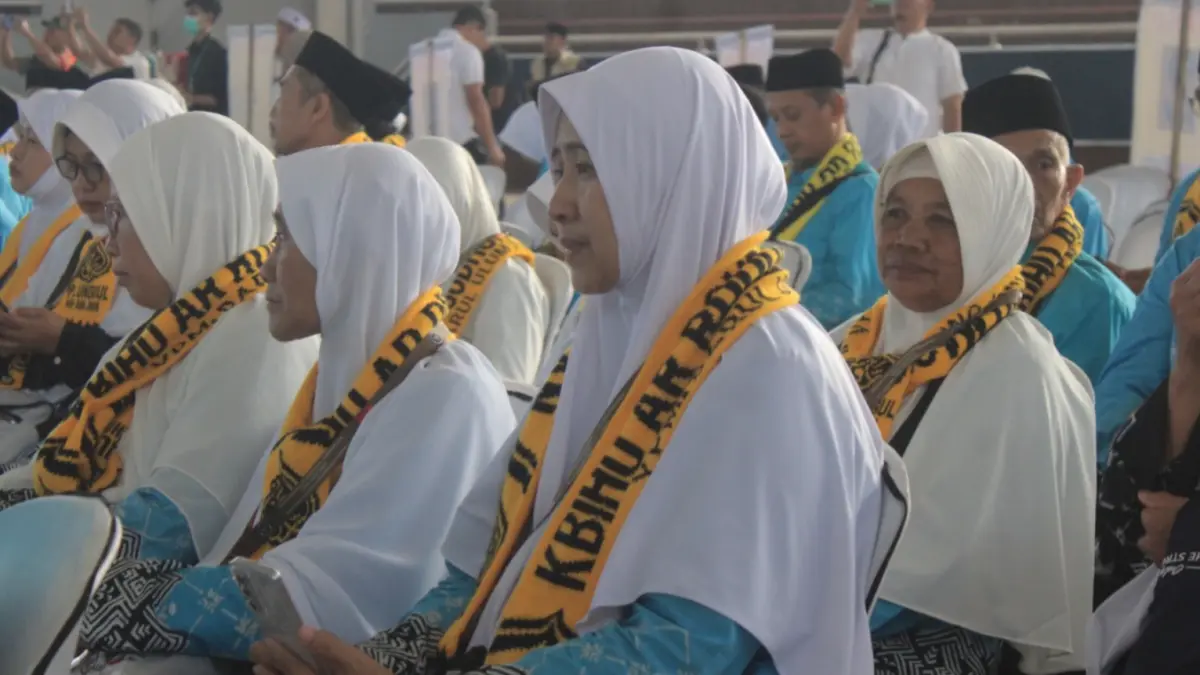 PERSIAPAN HAJI: Calon jemaah haji mengikuti proses pemberangkatan pada musim haji sebelumnya. DOK RADAR MAGETAH
