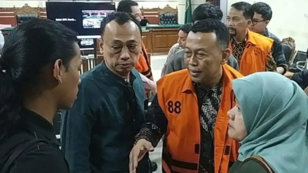 SIDANG BERLANJUT: Bupati Ponorogo nonaktif Sugiri Sancoko menghadiri sidang replik di Pengadilan Tipikor Surabaya. FOTO: JAWA POS