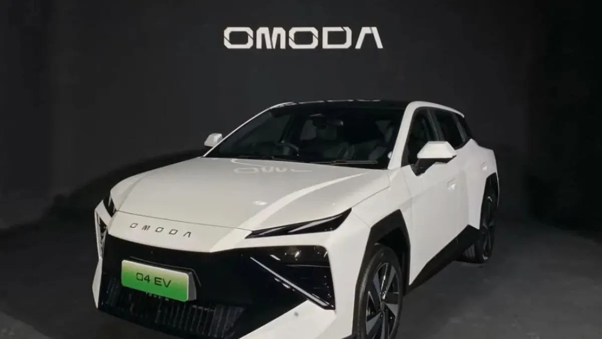 Chery Omoda O4 tampil dengan desain futuristik.