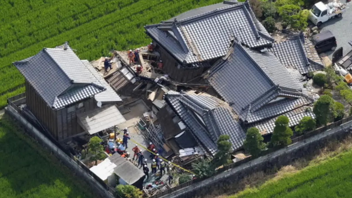 A collapsed house in Hikawa, Kumamoto. (The Guardian)