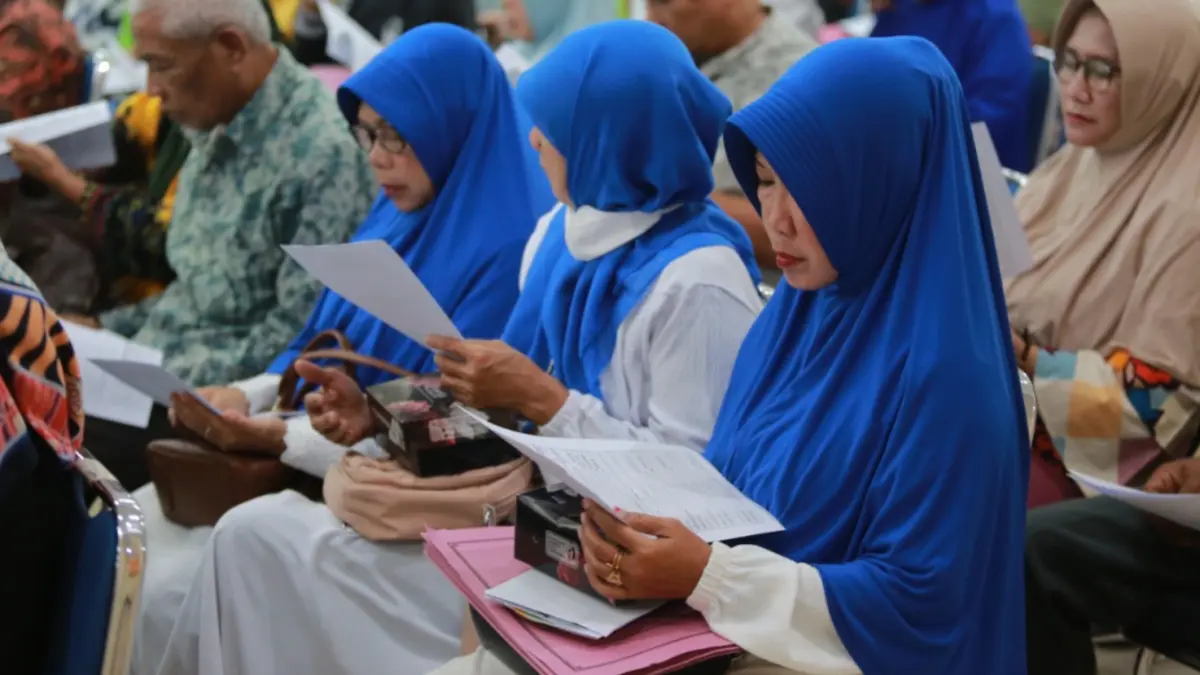 PERSIAPAN HAJI: Calon jemaah haji diimbau mempersiapkan kesehatan dan kelengkapan administrasi sembari menunggu penetapan jadwal pelunasan Bipih 2027 oleh pemerintah dan DPR. DOK RADAR MADIUN