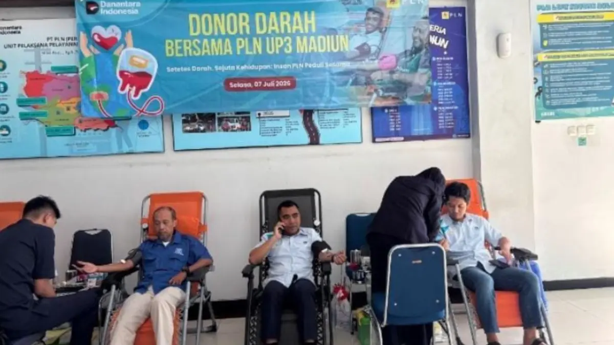 PT PLN (Persero) UP3 Madiun menggandeng PMI Kota Madiun menggelar aksi donor darah. Kegiatan sosial ini sukses mengumpulkan 18 kantong darah untuk masyarakat.