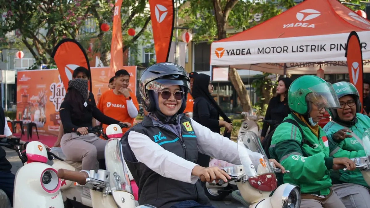 Sambut HUT ke-81 RI, PT PLN (Persero) UP3 Madiun hadir di Yadea Jatim Fest 2026 untuk mengampanyekan ekosistem kendaraan listrik dan promo tambah daya 50 persen.