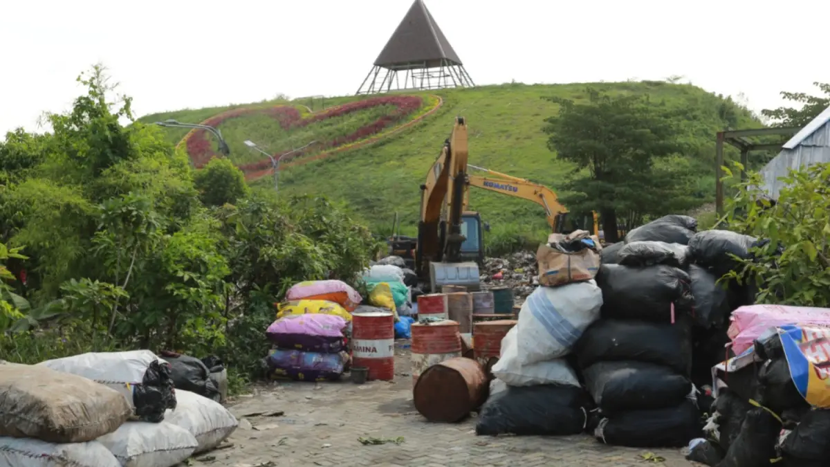 KURANGI BEBAN TPA: Program pilah sampah dari rumah diharapkan mampu menekan volume sampah yang masuk ke TPA Winongo hingga 30 persen. BAGAS BIMANTARA/RADAR MADIUN