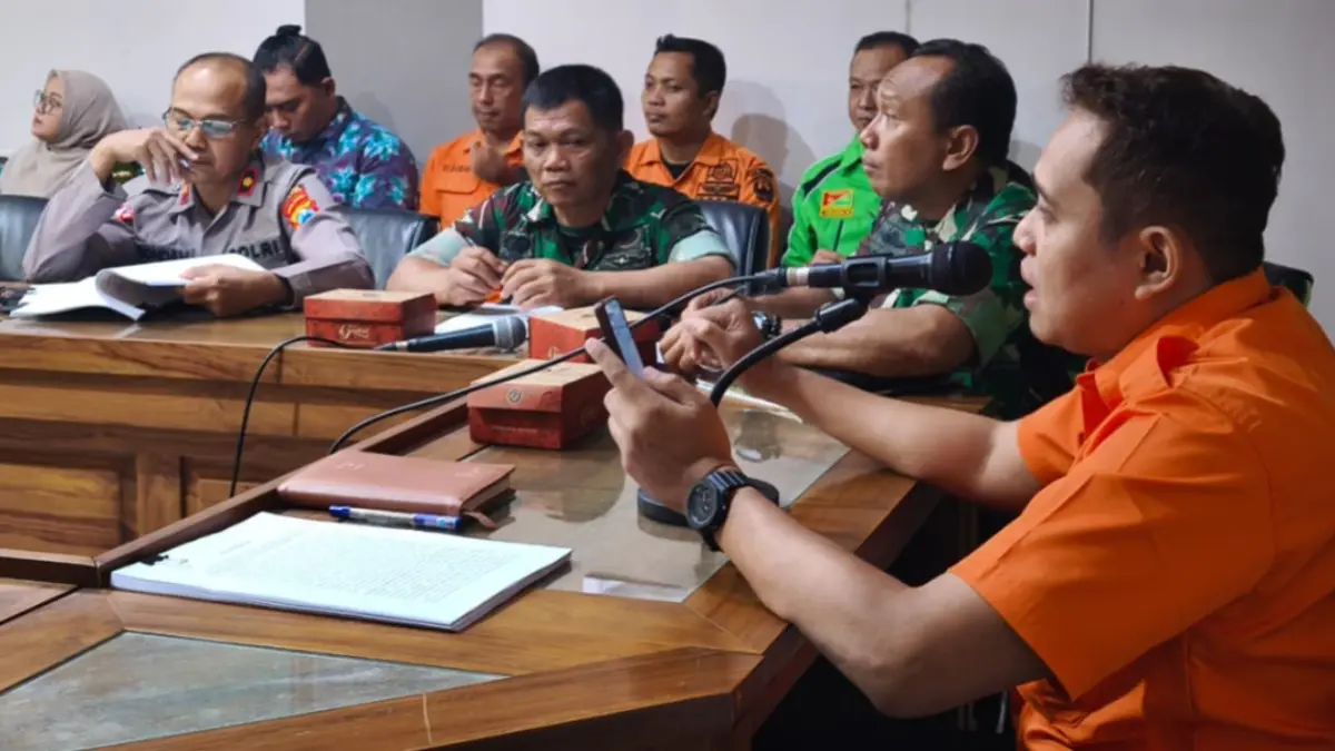 PERKUAT MITIGASI: BPBD Magetan bersama TNI, Polri, Perhutani, dan relawan menyusun strategi pencegahan karhutla melalui rapat koordinasi lintas sektoral.