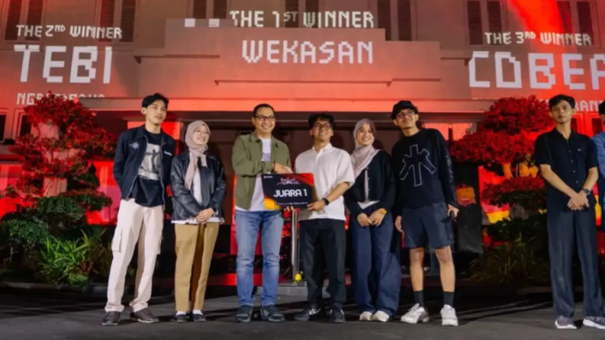 KARYA BERMAKNA: Tim Kilas mahasiswa DKV Universitas Negeri Malang mengangkat isu punahnya permainan tradisional melalui visual mapping Wekasan.