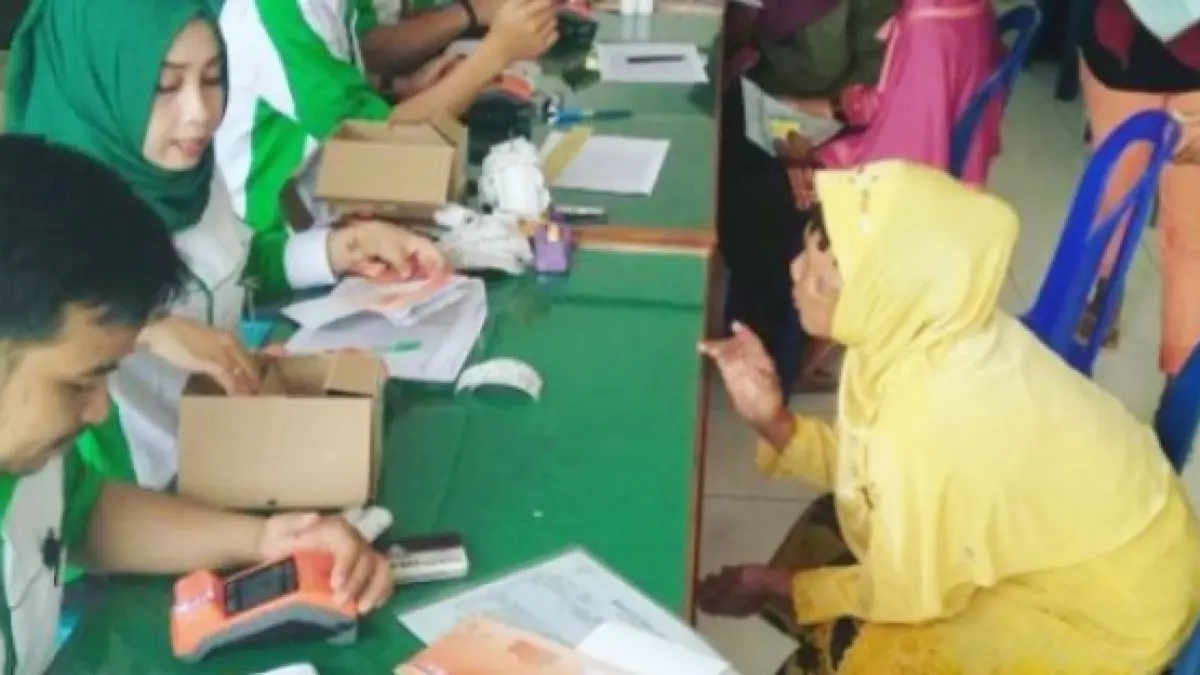 PENYALURAN BANTUAN: Dinsos Pacitan mulai mengarahkan keluarga penerima manfaat bansos bergabung dengan Koperasi Desa Merah Putih.