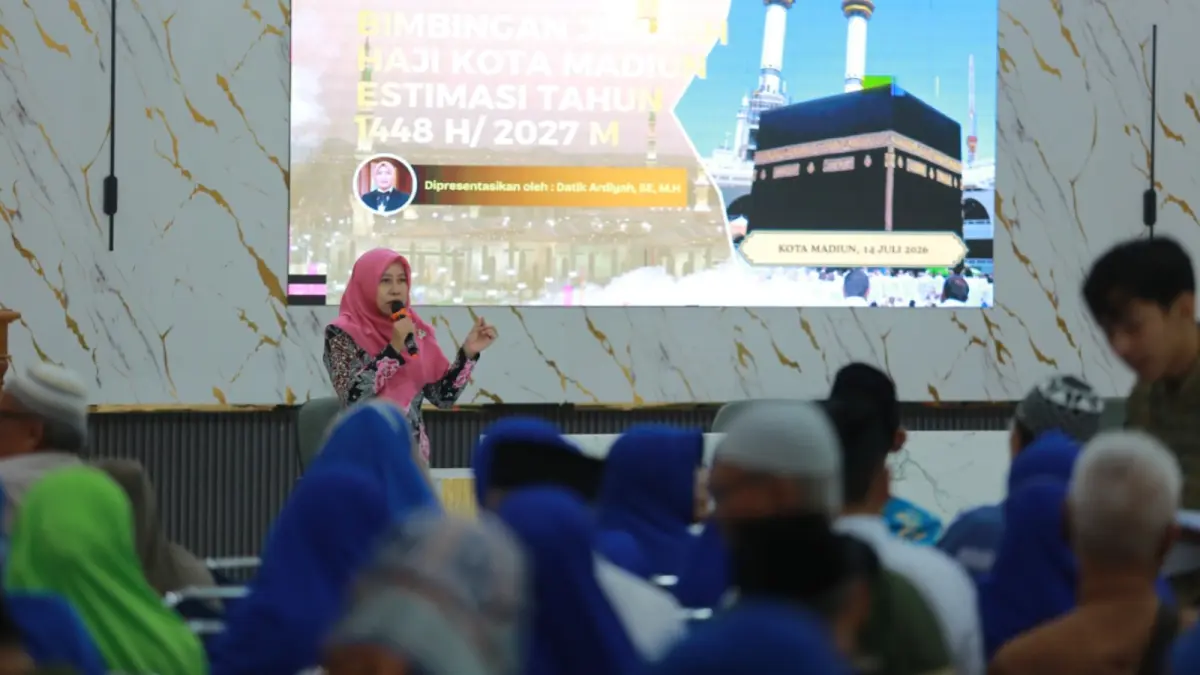 MASUK DAFTAR: Calon jemaah haji asal Kota Madiun mengikuti pembinaan sebelum keberangkatan. FOTO: DOK RADAR MADIUN